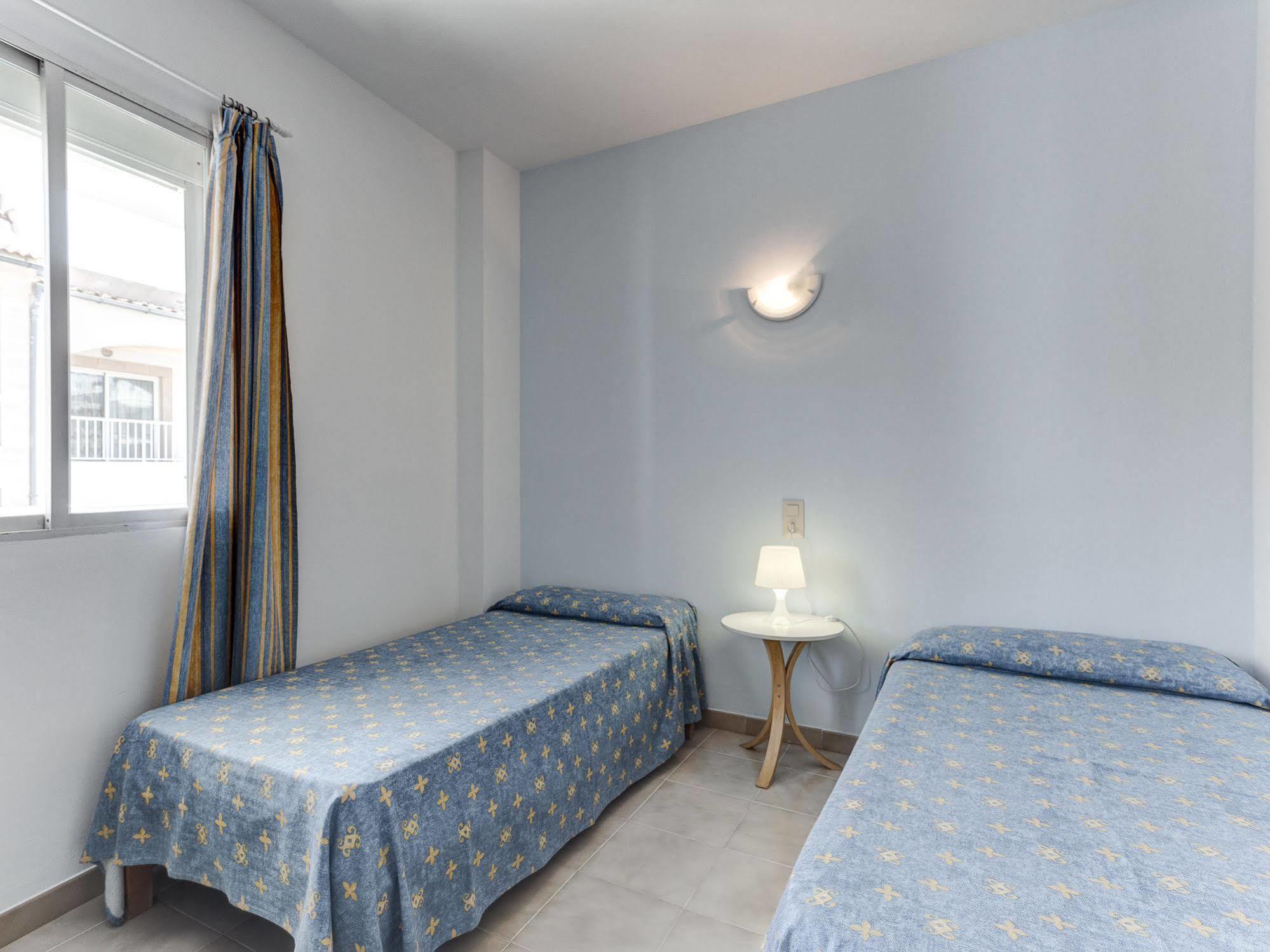 Apartamentos Lago كولونيا سانت خورذي المظهر الخارجي الصورة
