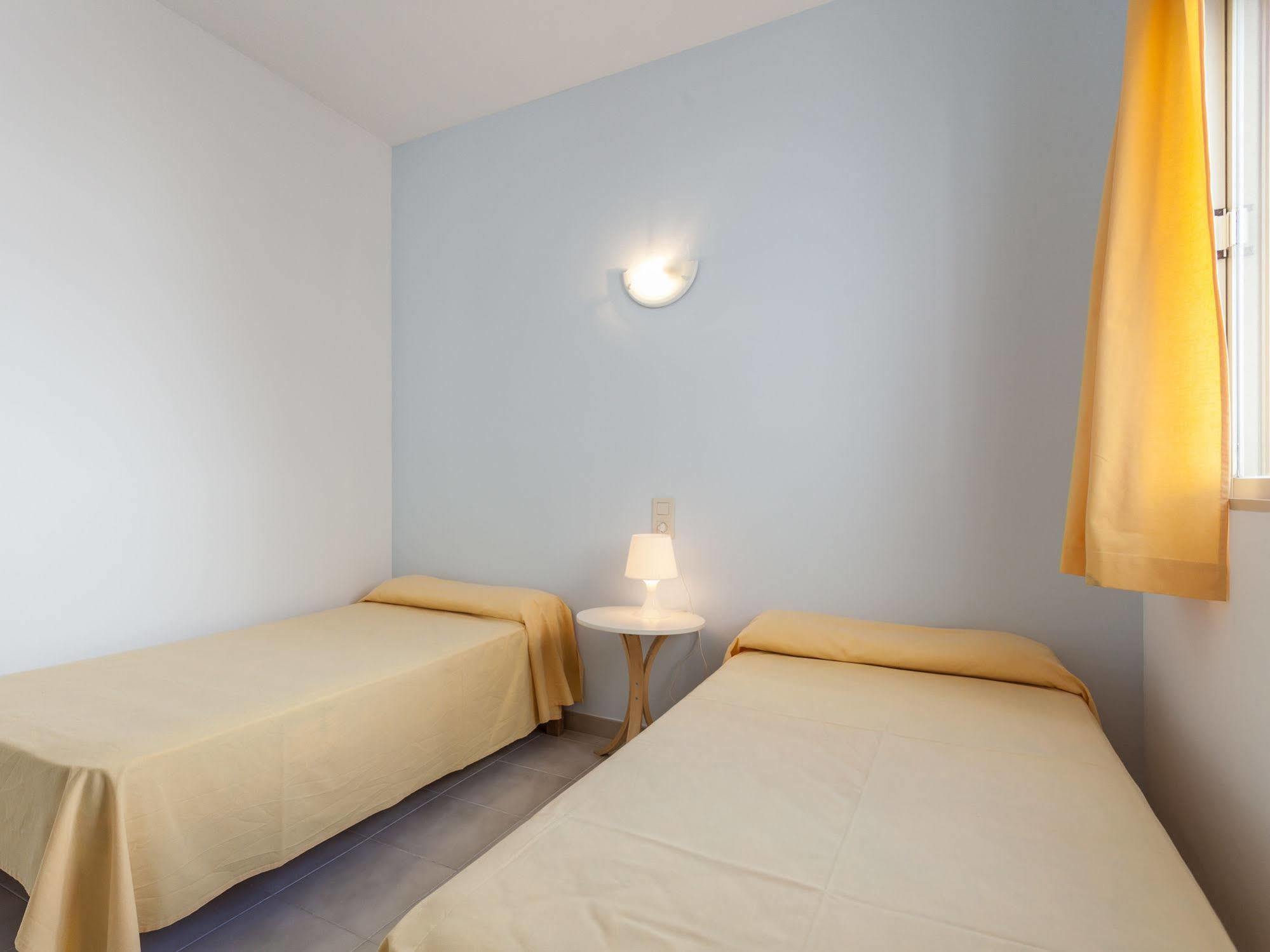 Apartamentos Lago كولونيا سانت خورذي المظهر الخارجي الصورة